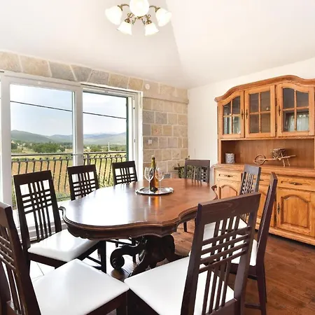 6 Bedroom Lovely In Dicmo Osoje * Jadrici