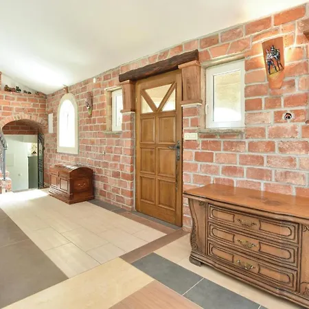 6 Bedroom Lovely In Dicmo Osoje Hébergement de vacances Jadrici