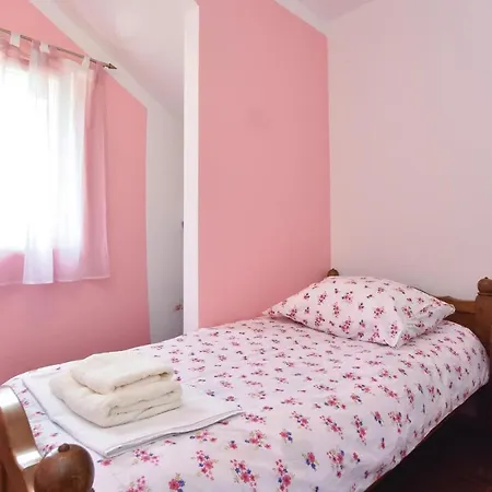 6 Bedroom Lovely In Dicmo Osoje Jadrici