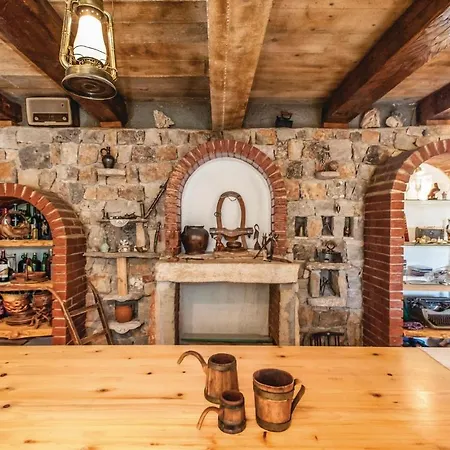 6 Bedroom Lovely In Dicmo Osoje Jadrici